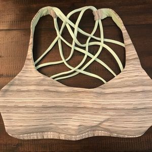 Lululemon sports bra